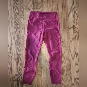 𝅺LULULEMON leggings with inside pocket on waistband. Size 8